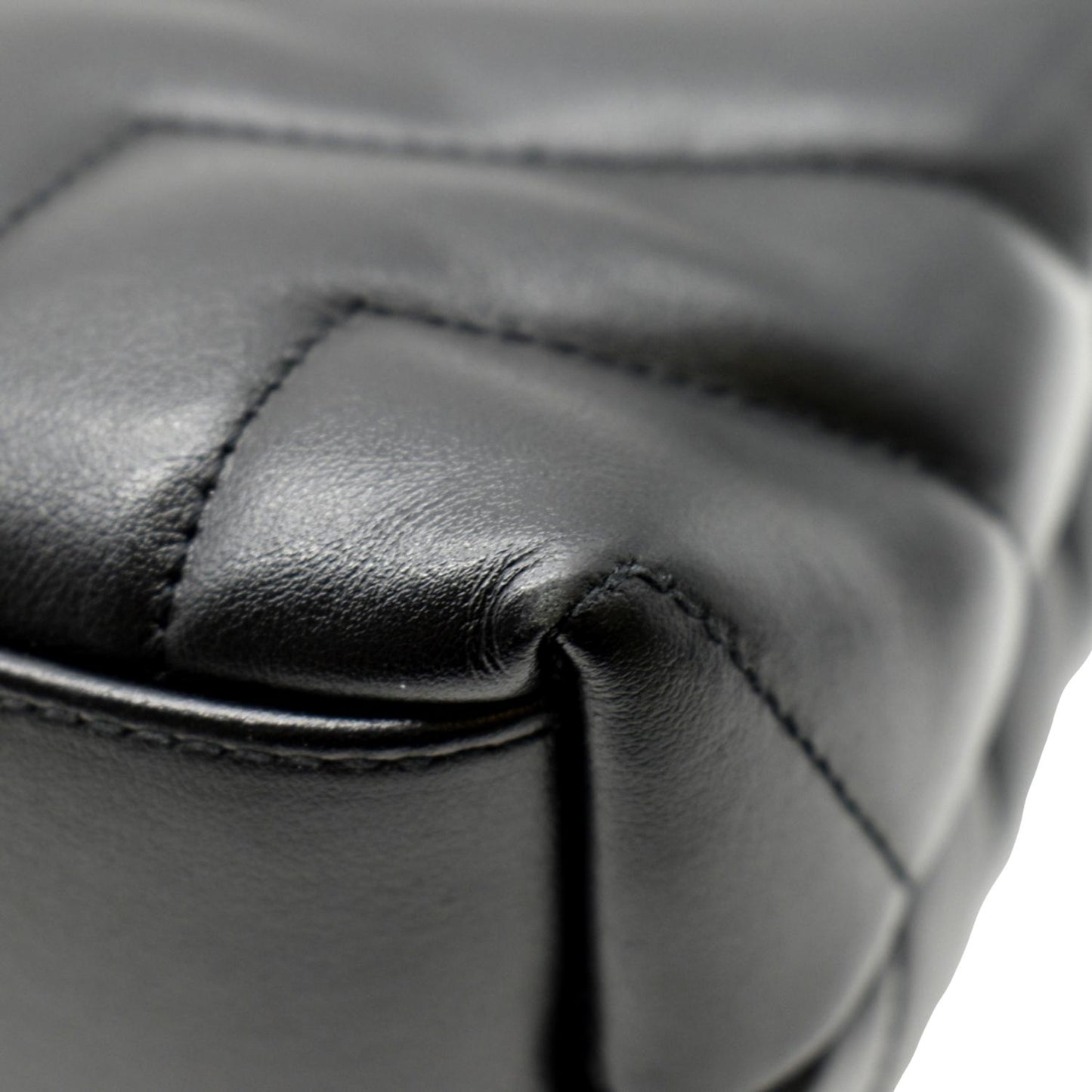 YVES SAINT LAURENT Loulou Small Matelasse Leather Chain Shoulder Bag Black