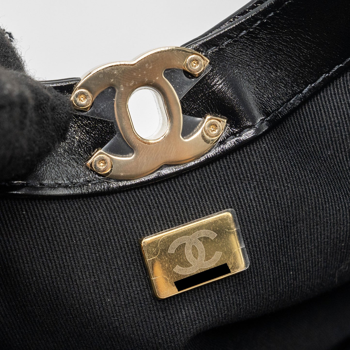 Chanel 24C mini 31 bag shiny calfskin black L (microchip)