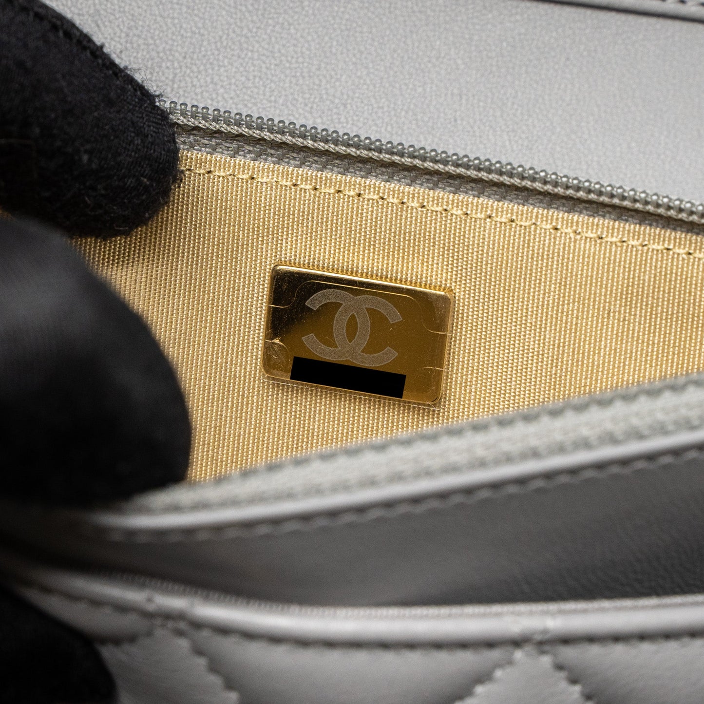 Chanel Pearl Crush Wallet on Chain Lambskin Light Grey Brushed (Microchip)