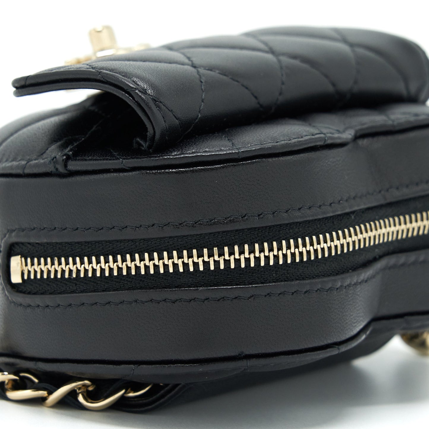 Chanel 22S Heart Belt Bag Lambskin Black L