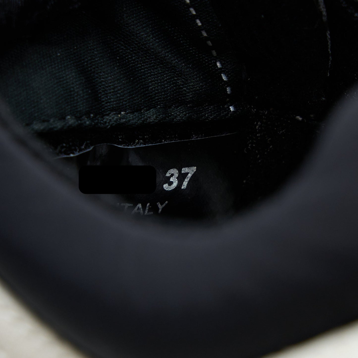 Chanel Size 37 CC Logo Sneaker Calfskin/Suede Black/White