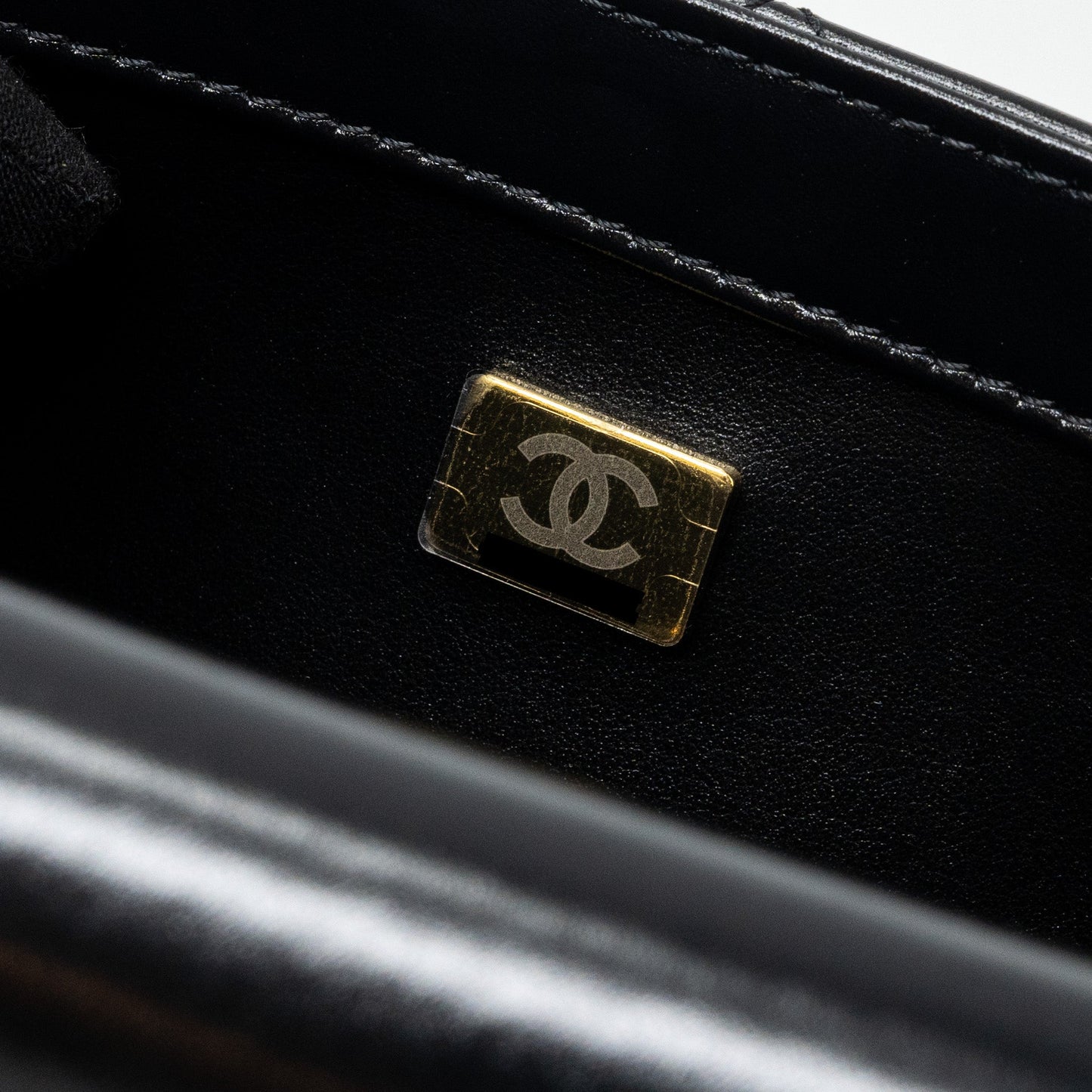 Chanel 24C gold crush flap bag calfskin black (microchip)