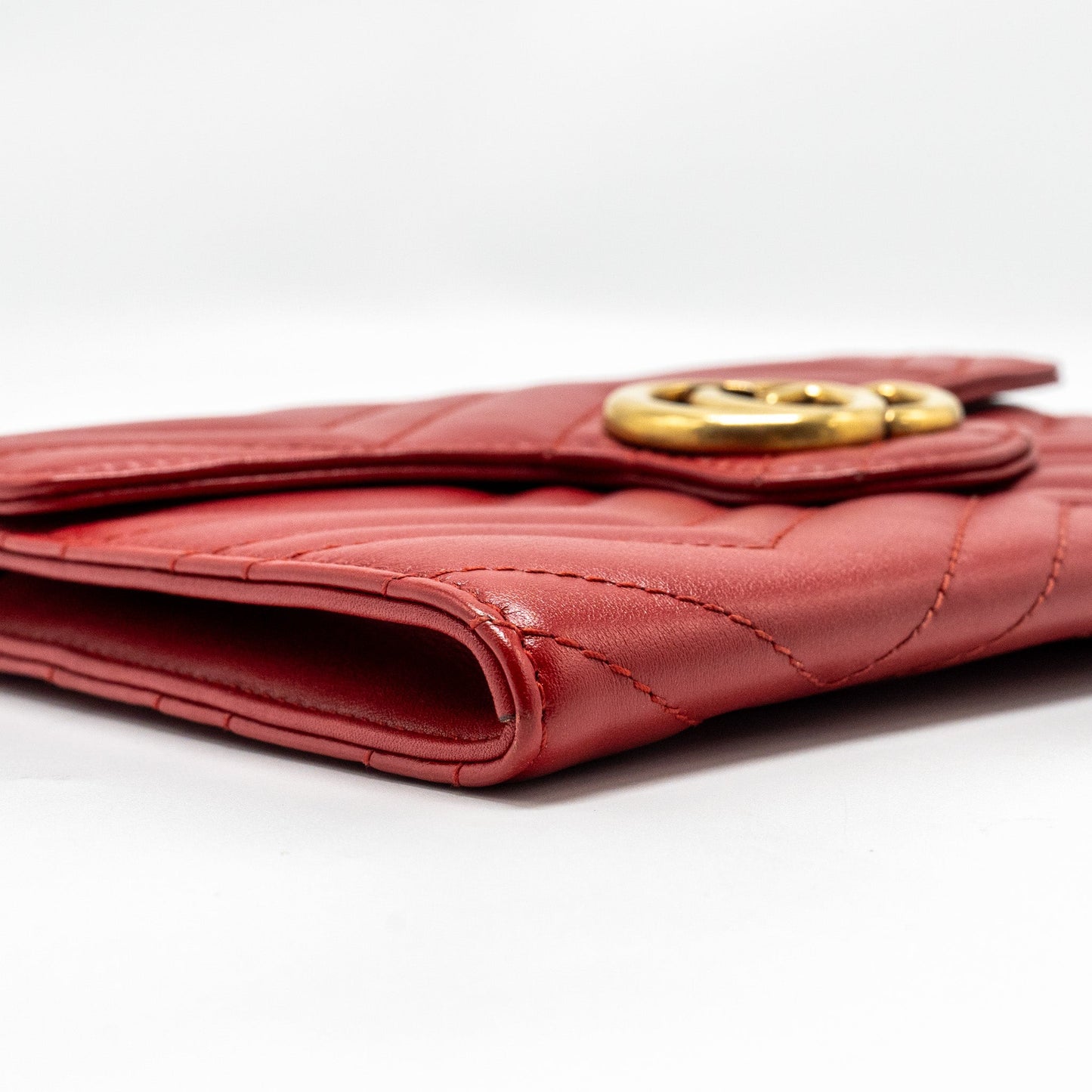 Gucci Marmont flap wallet with chain calfskin red