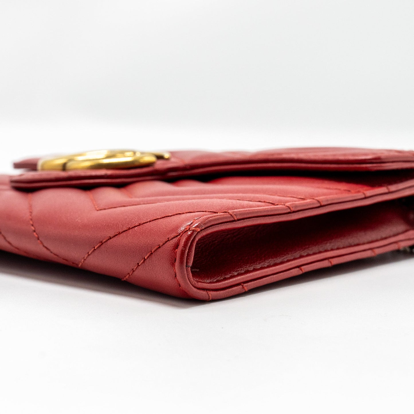 Gucci Marmont flap wallet with chain calfskin red
