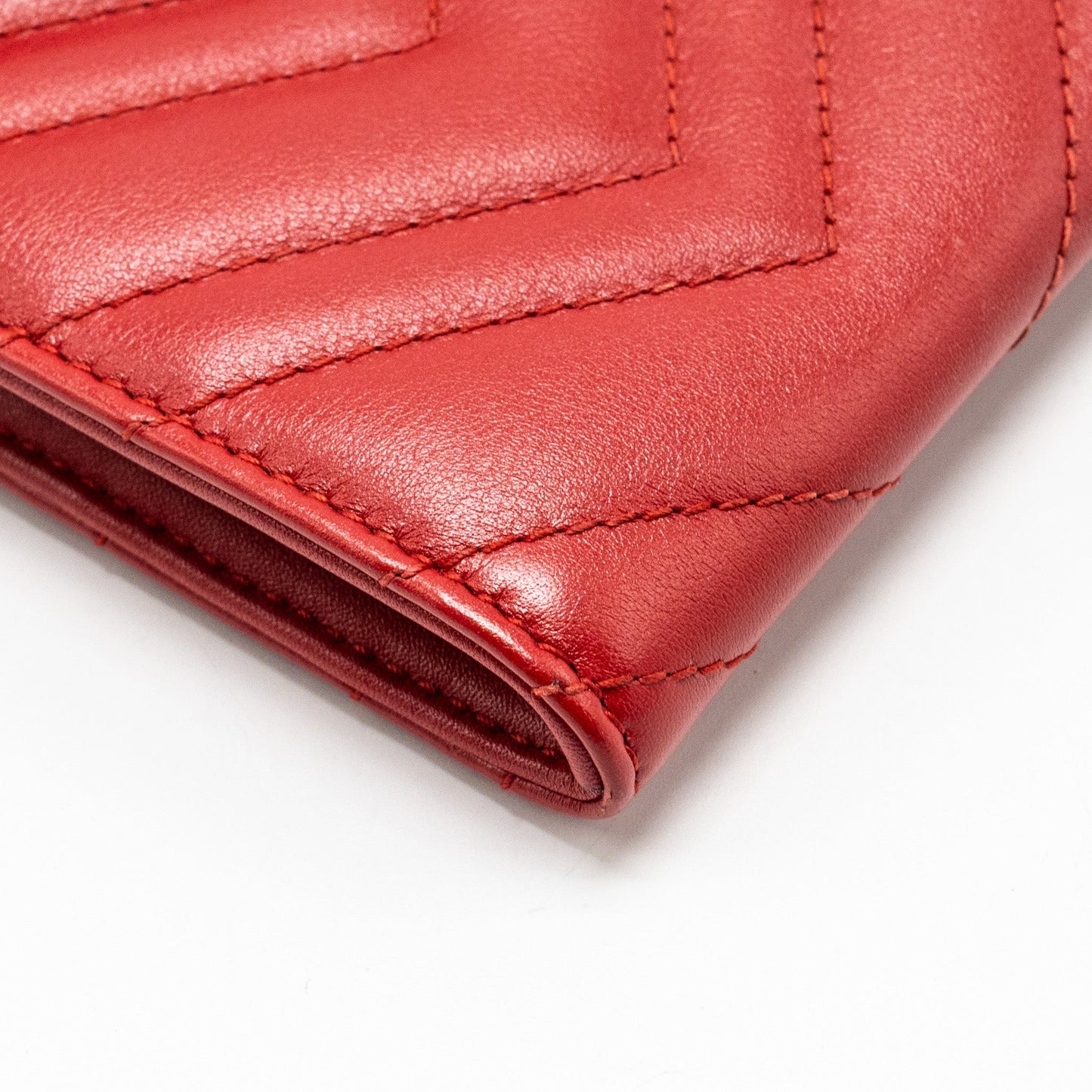 Gucci Marmont flap wallet with chain calfskin red