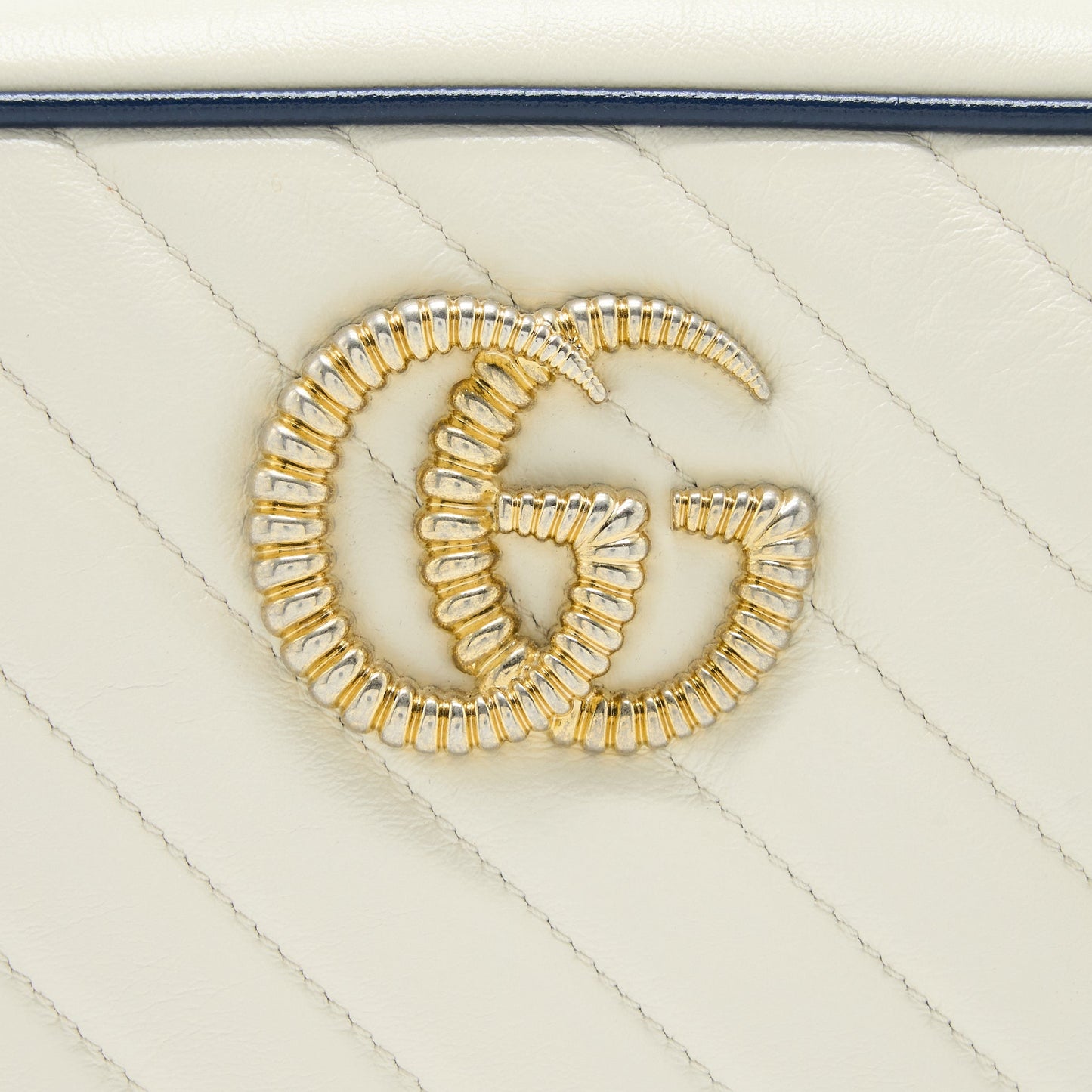 Gucci Marmont Camera Bag Calfskin White