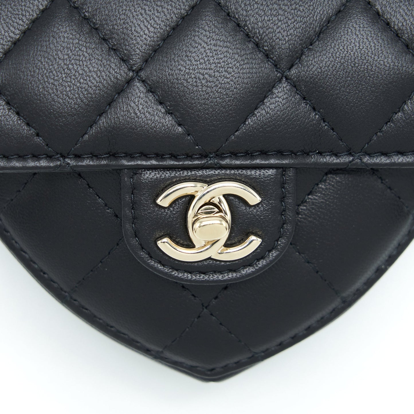 Chanel 22S Heart Belt Bag Lambskin Black L