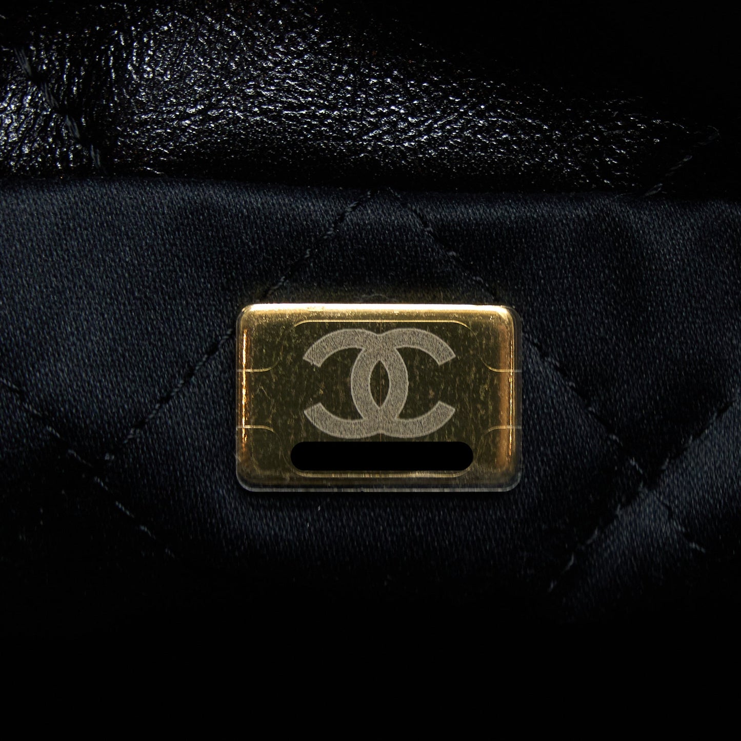 Chanel 23S Mini 22 Bag with Pearl Shiny Calfskin Black (Microchip)