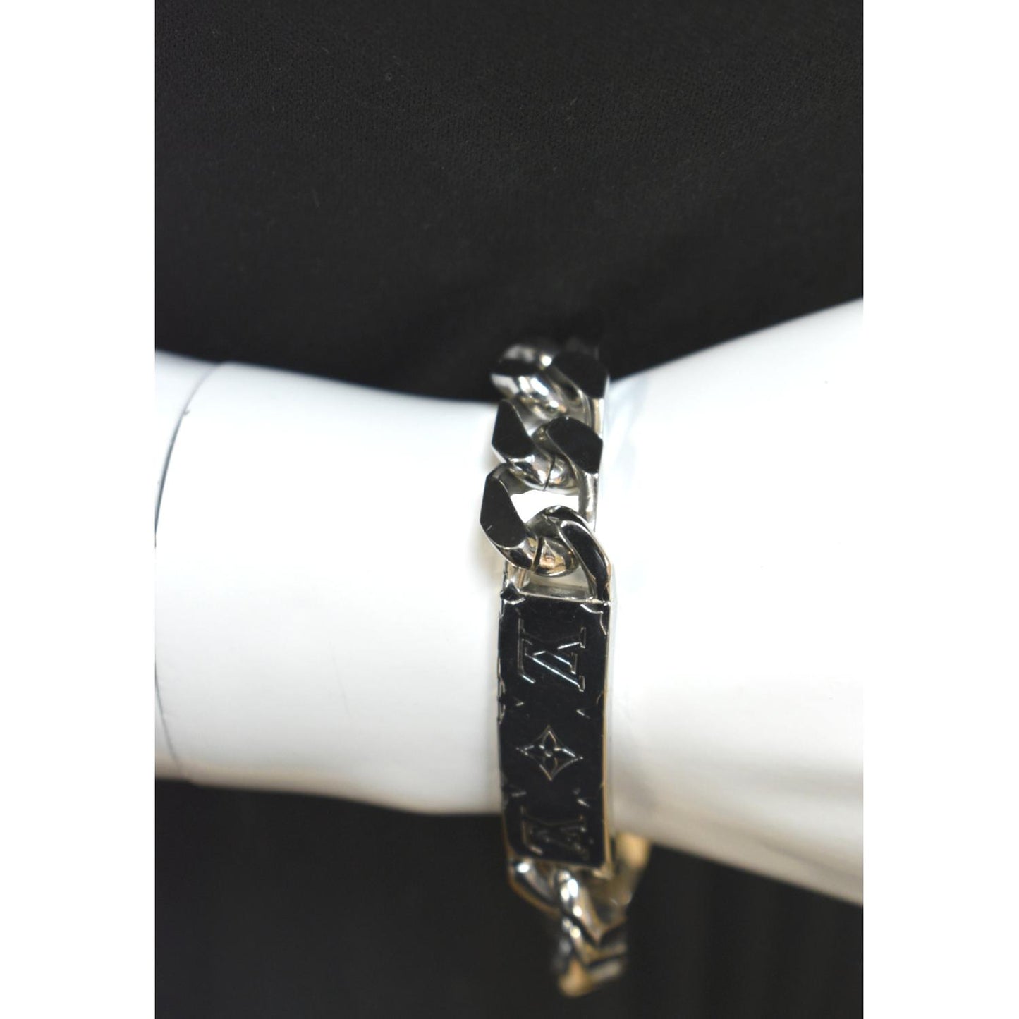 LOUIS VUITTON Monogram Chain Bracelet Silver