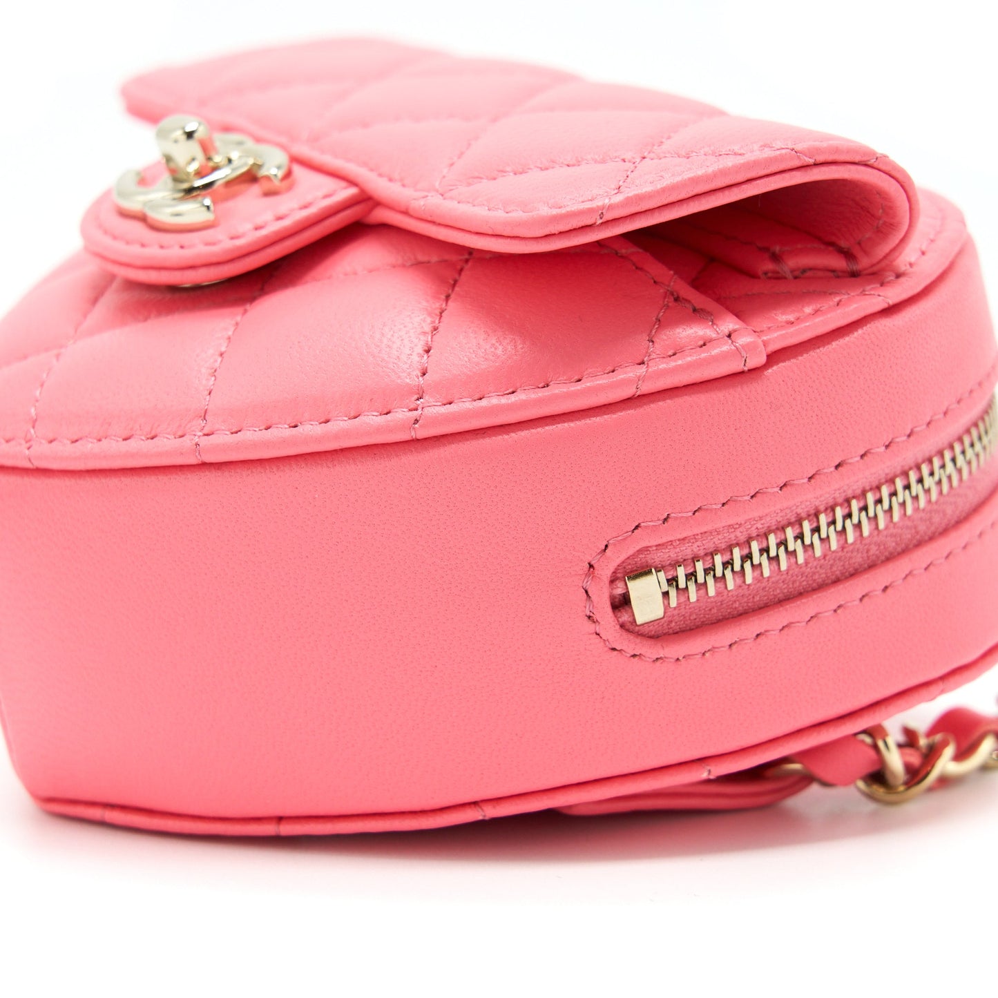 Chanel 22S Heart Belt Bag Lambskin Pink L