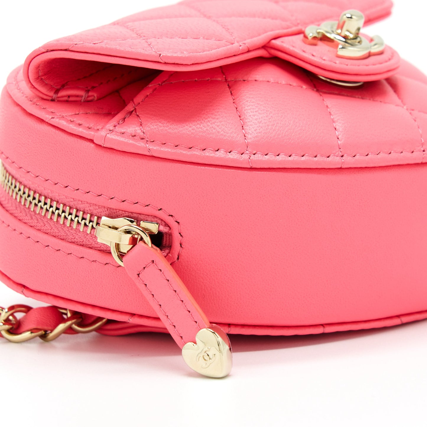 Chanel 22S Heart Belt Bag Lambskin Pink L