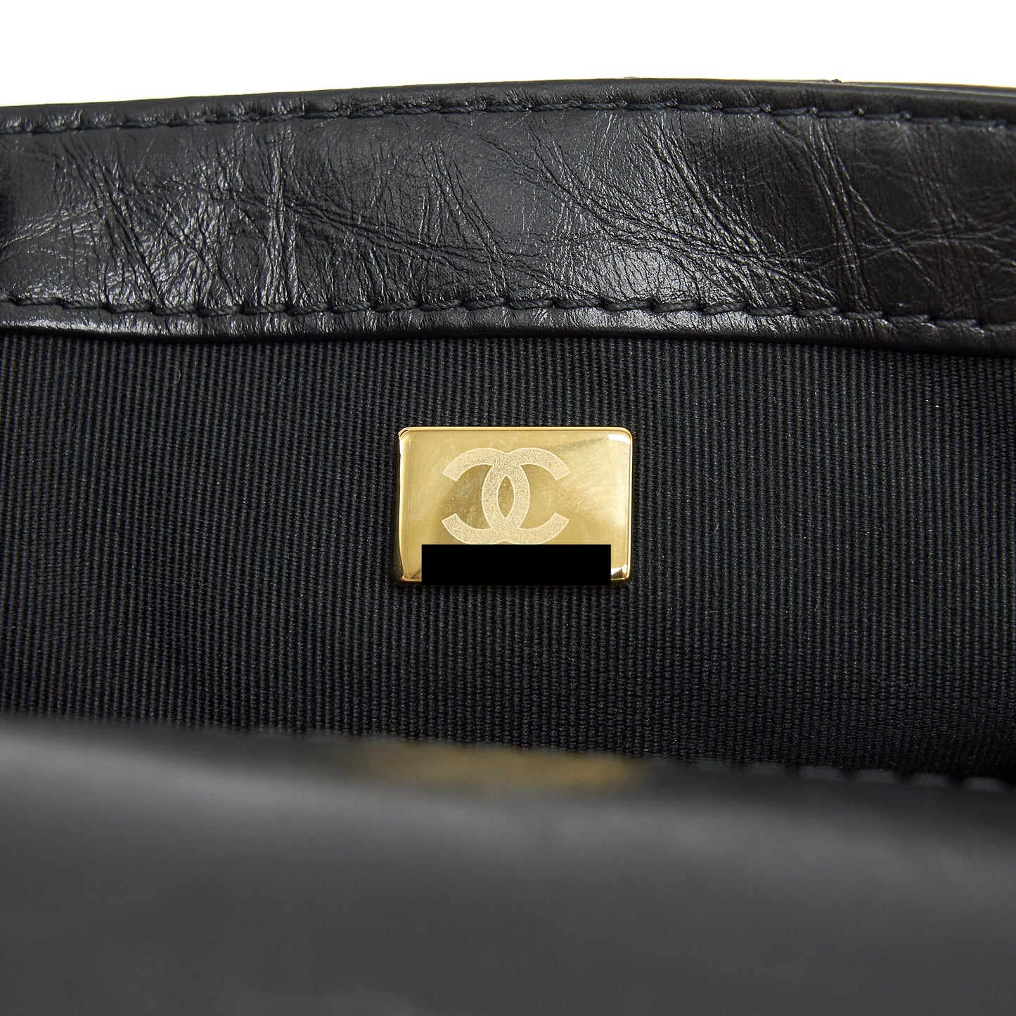 Chanel 21B Messenger Bag Calfskin Black