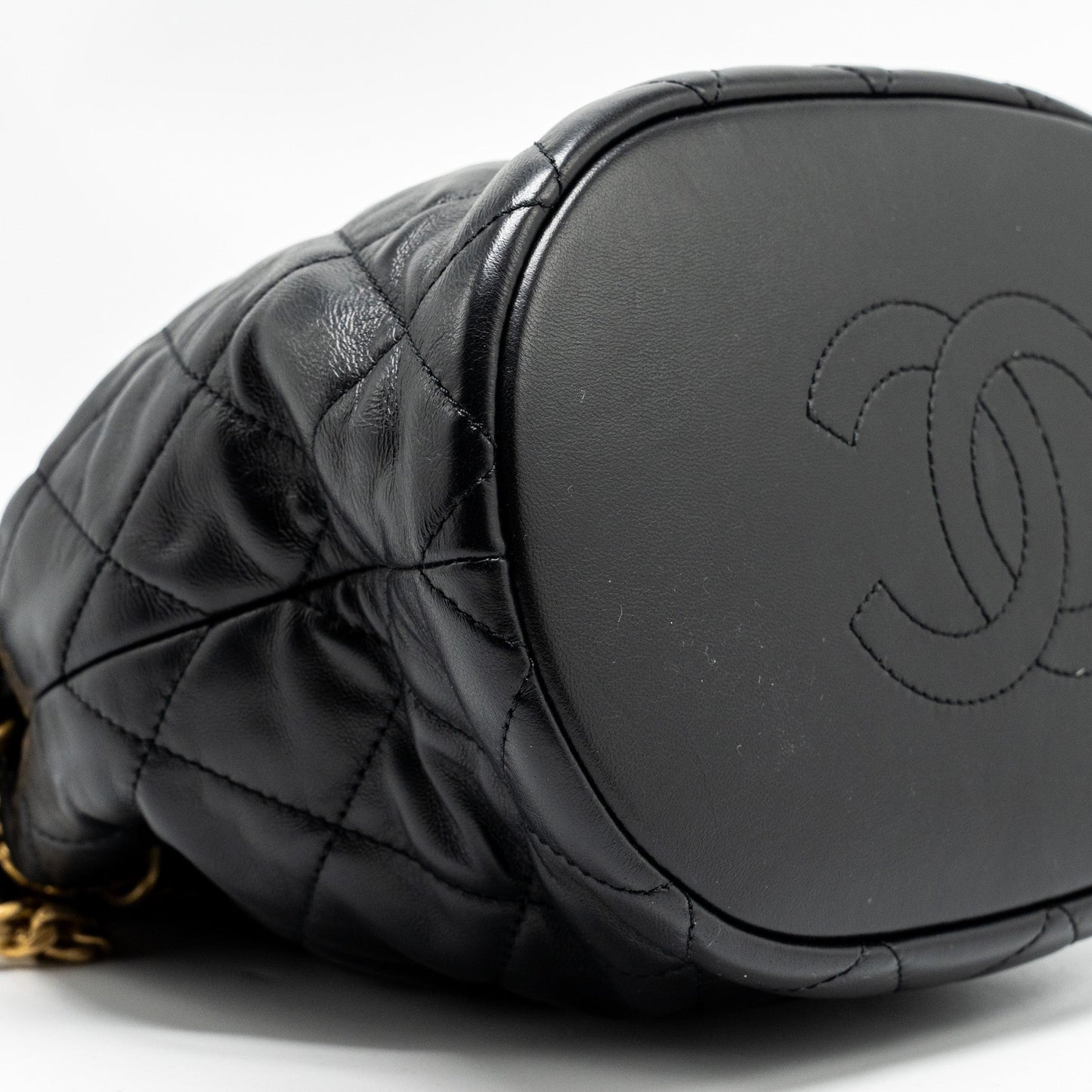 Chanel 22p Drawstring Bucket Bag Lambskin Black (Microchip)