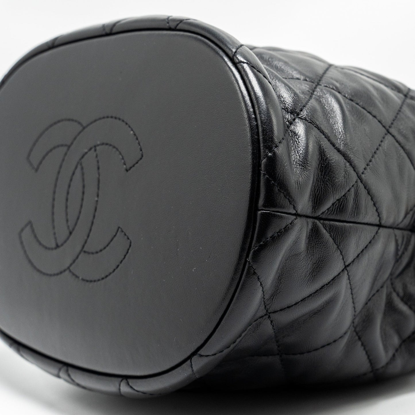 Chanel 22p Drawstring Bucket Bag Lambskin Black (Microchip)