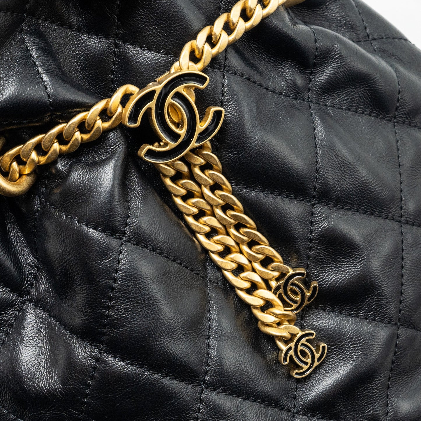 Chanel 22p Drawstring Bucket Bag Lambskin Black (Microchip)