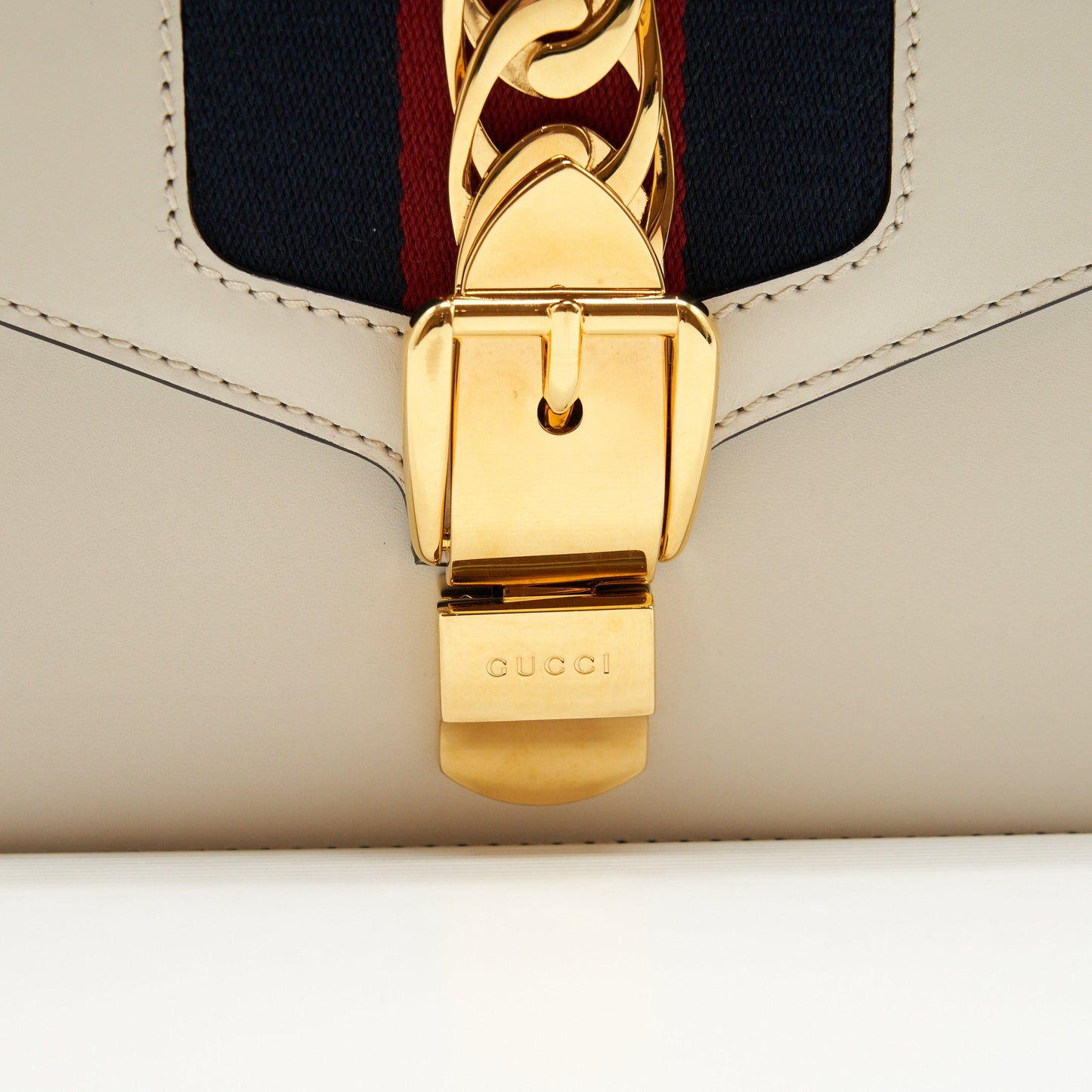 Gucci Mini sylvie chain Bag White