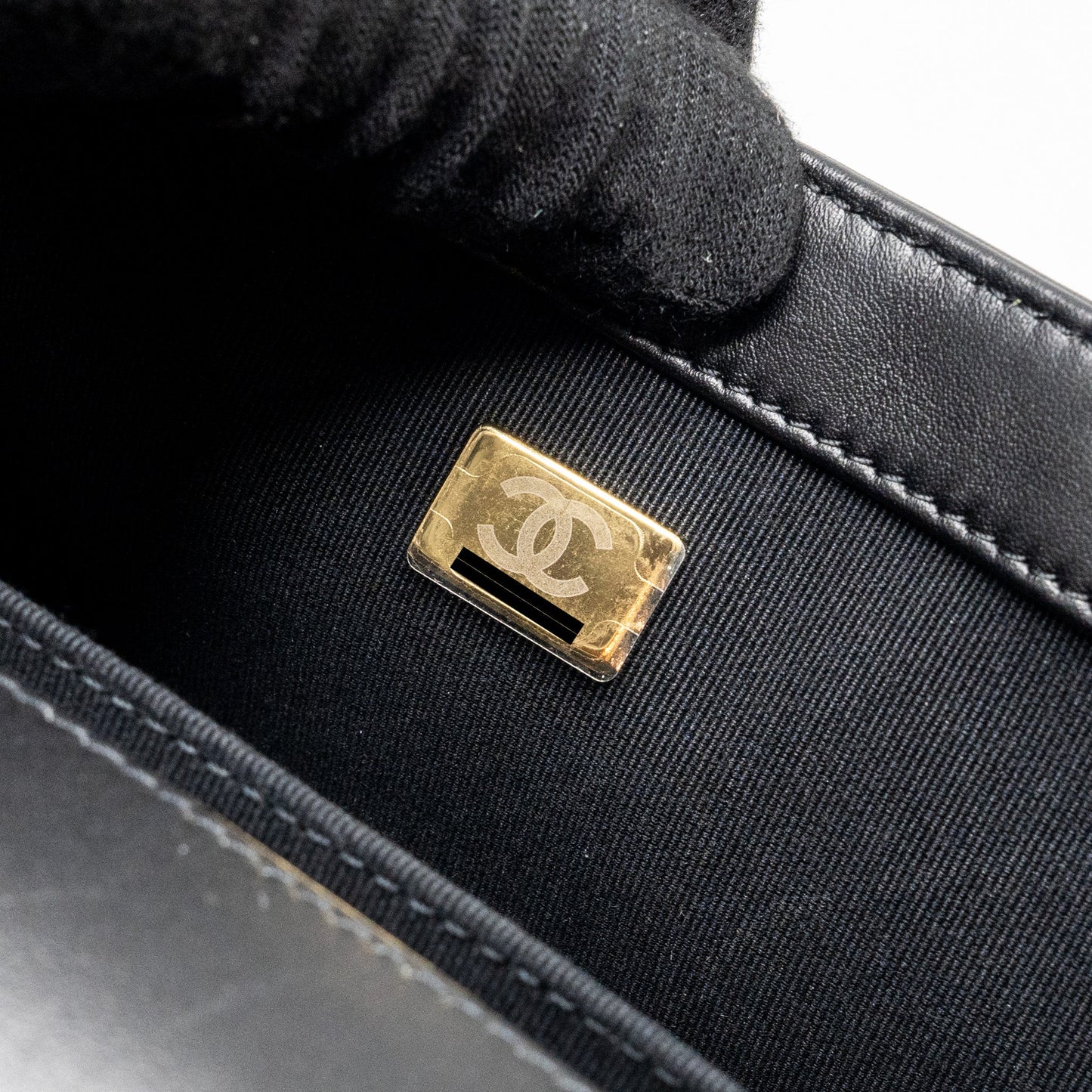 Chanel Medium Boy Bag Smooth Calfskin Black (Microchip)