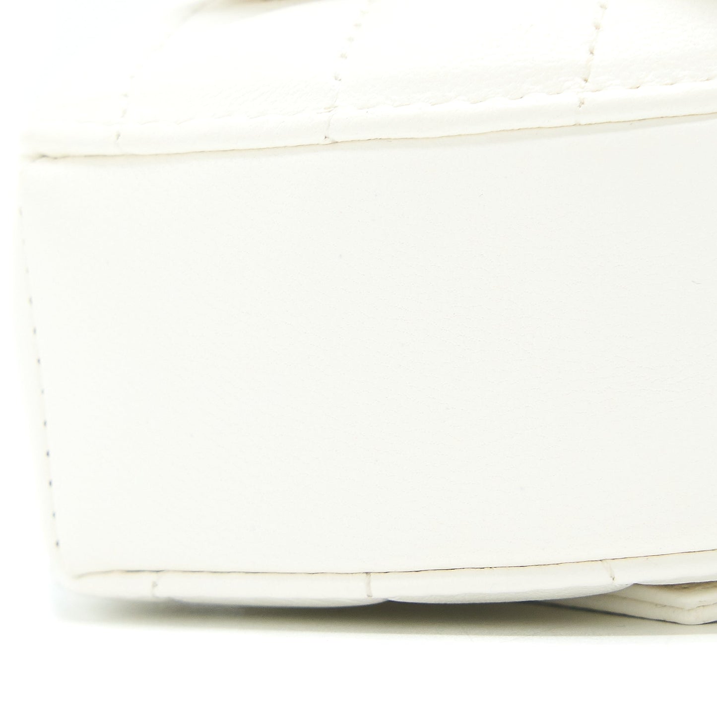 Chanel 22s Heart Belt Bag Lambskin White L