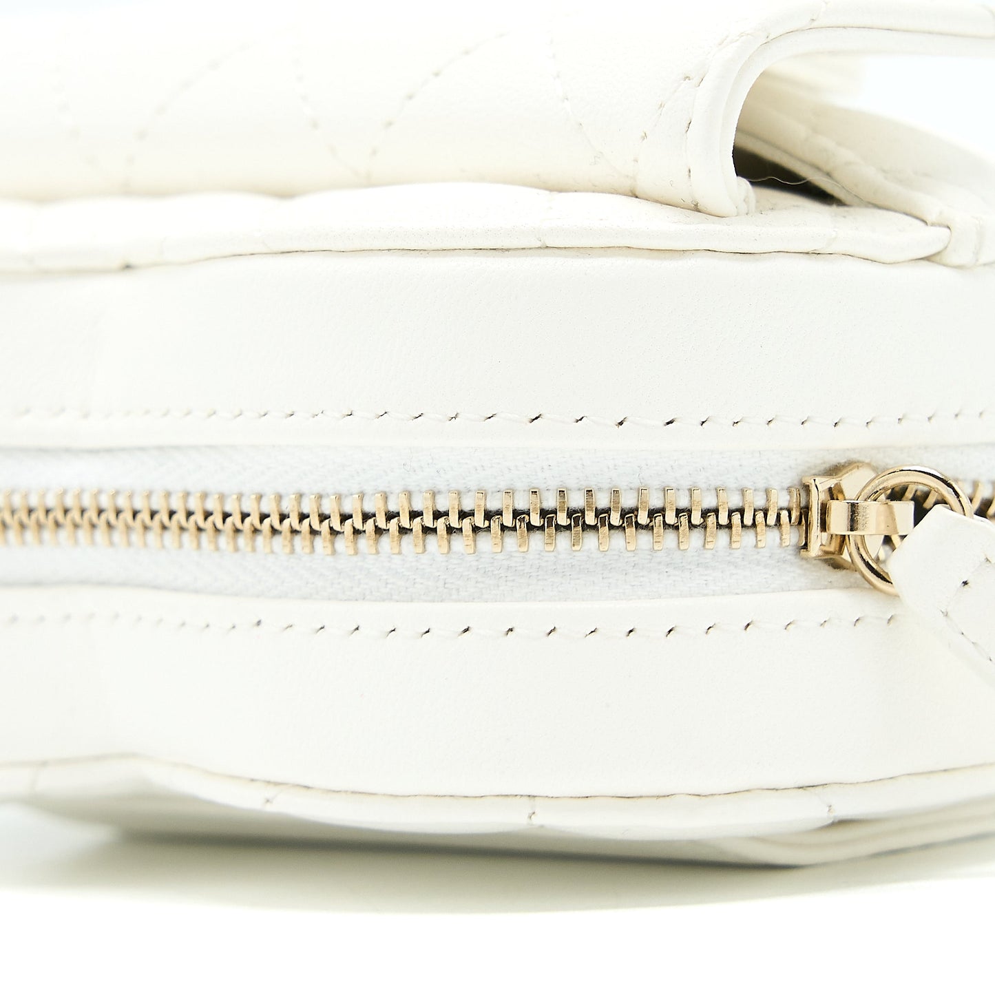 Chanel 22s Heart Belt Bag Lambskin White L