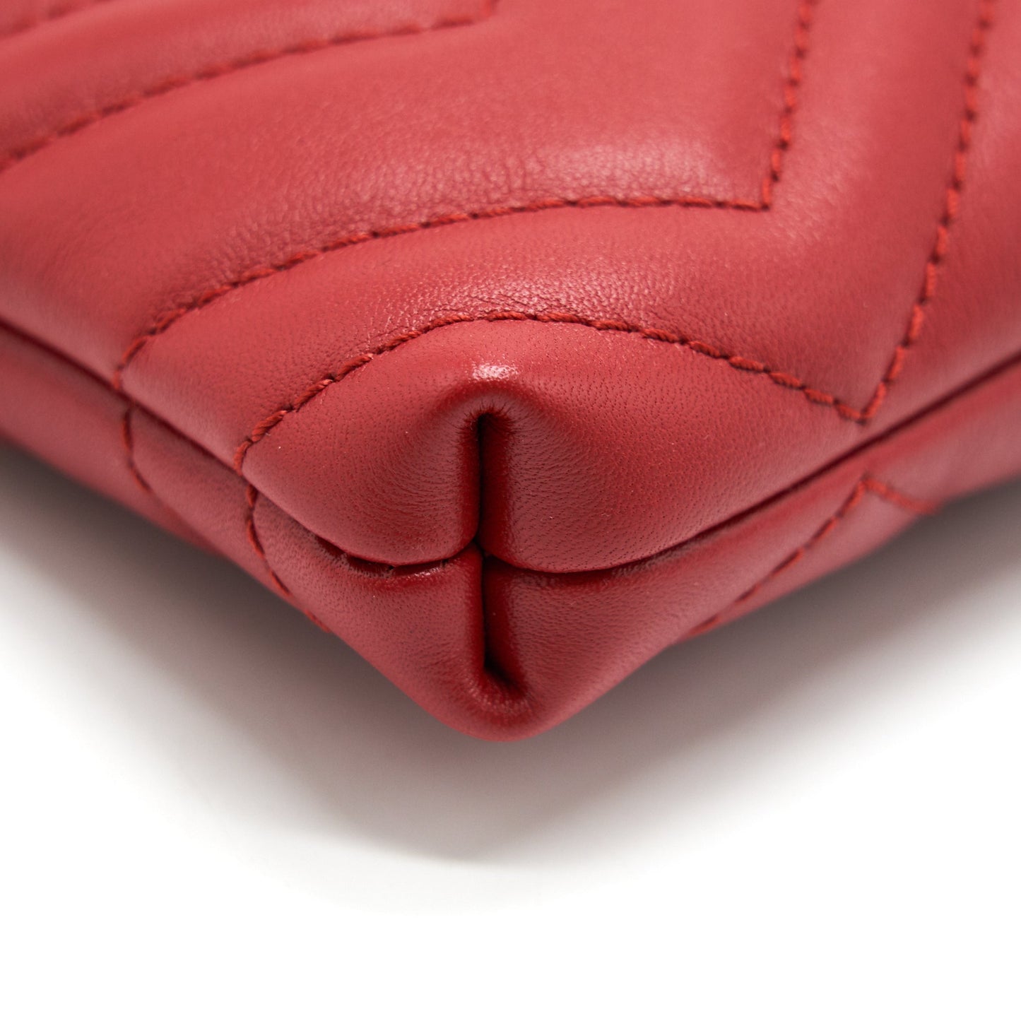 Gucci marmont mini pouch with chain red
