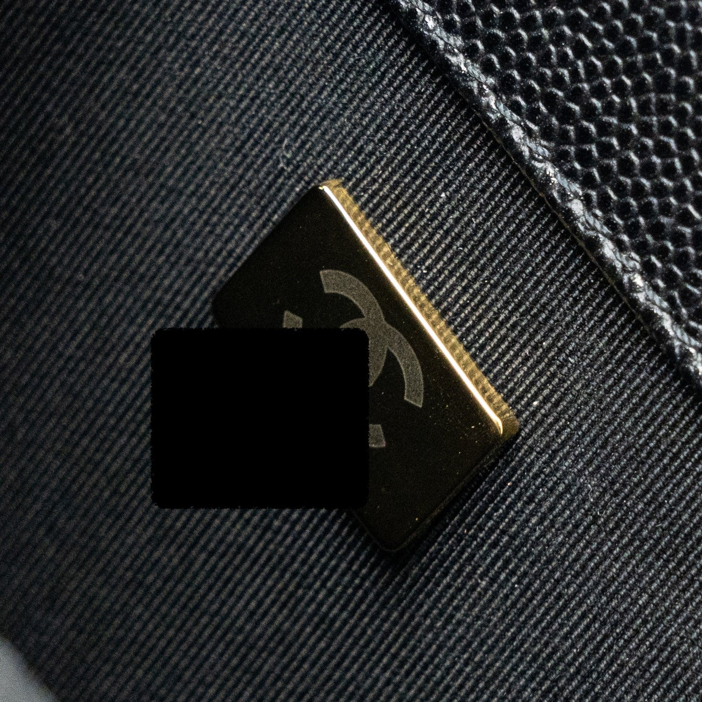 Chanel medium boy bag caviar black brushed (microchip )