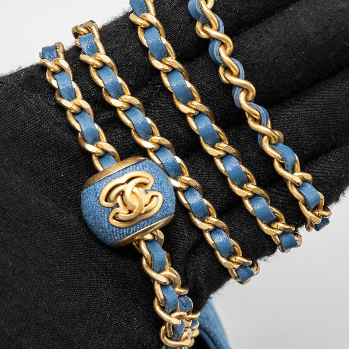 Chanel pearl crush wallet on chain denim blue (microchip)