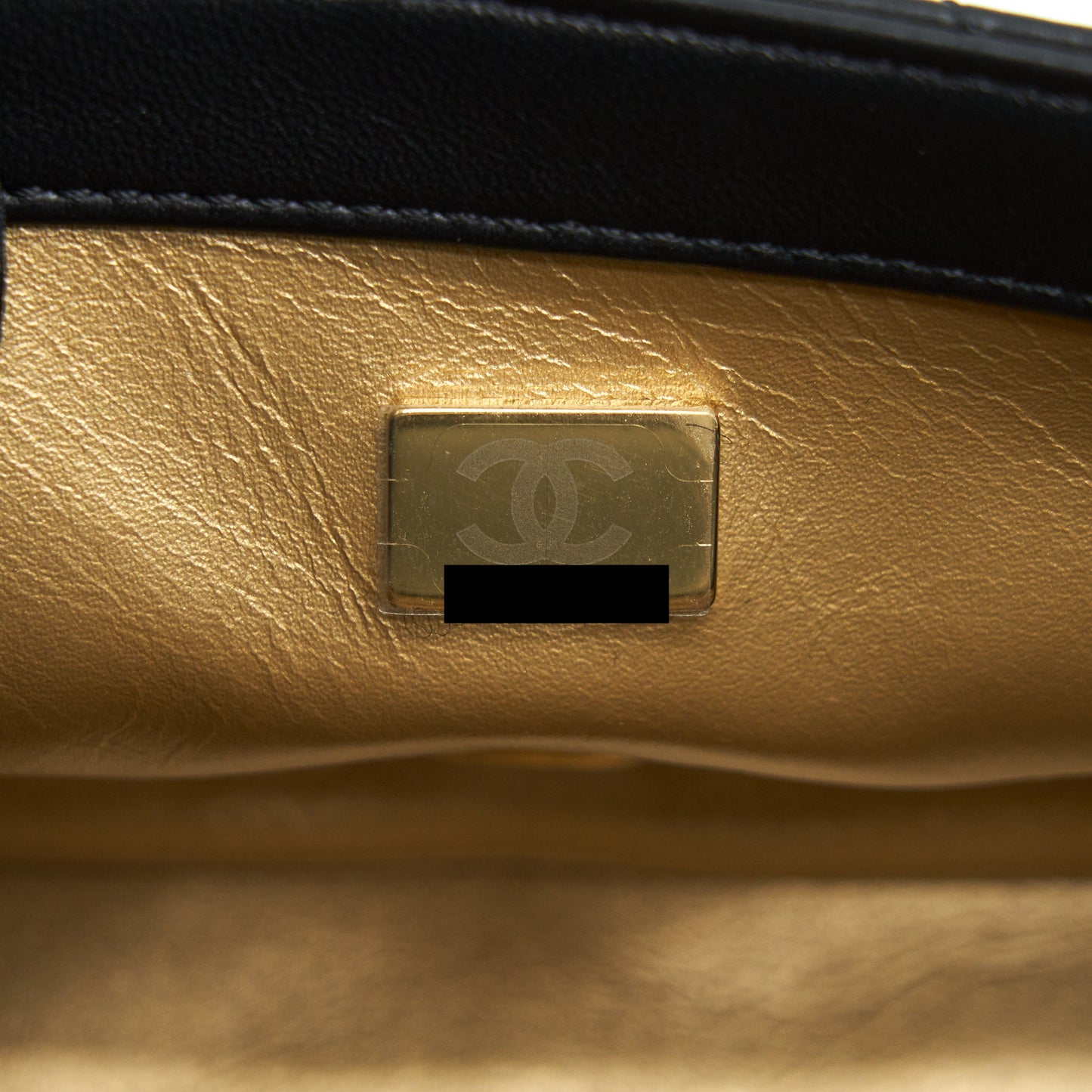 Chanel 21B pearl crush Square mini flap Bag black (new version with microchip)