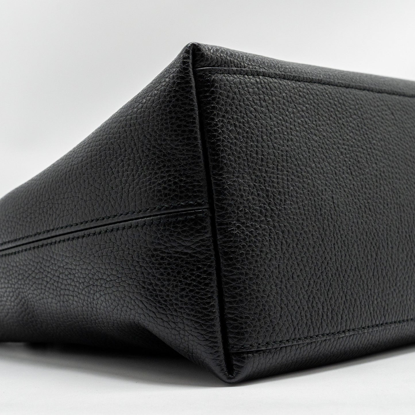 Gucci Interlocking G Soho Tote Bag Calfskin Black