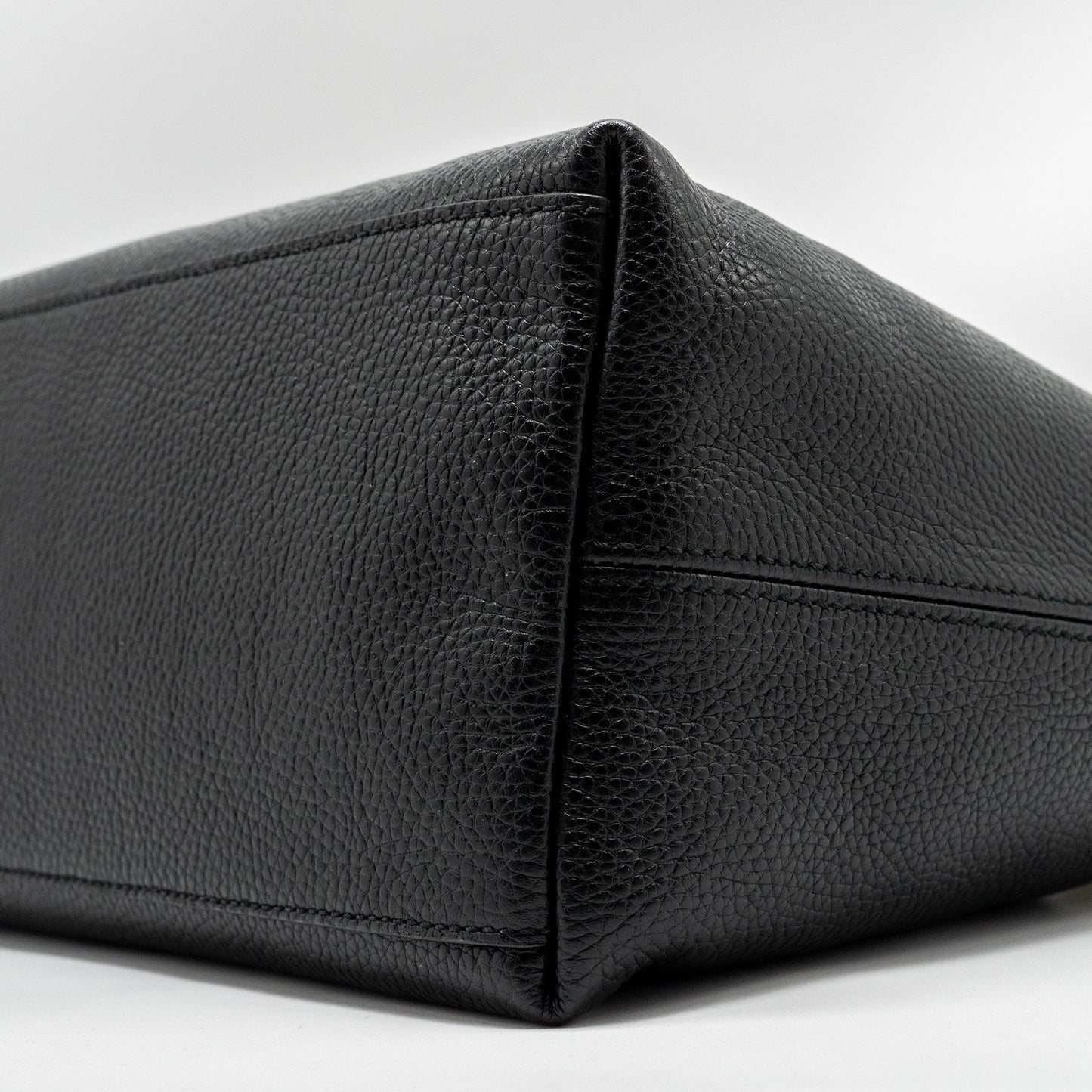 Gucci Interlocking G Soho Tote Bag Calfskin Black
