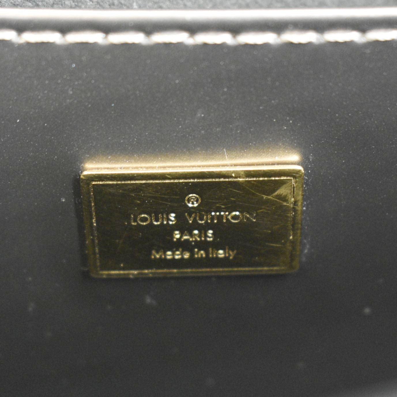 LOUIS VUITTON Spring Street NM Monogram Vernis Crossbody Bag Light Purple