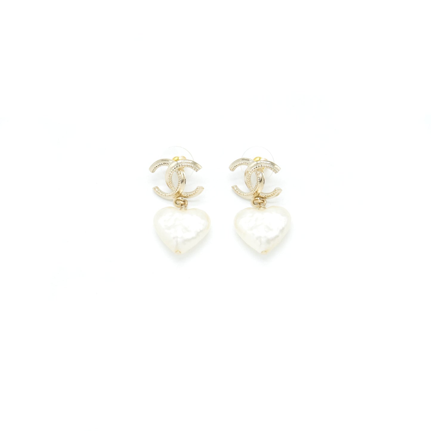 Chanel 22C CC Logo and Heart Drop earring