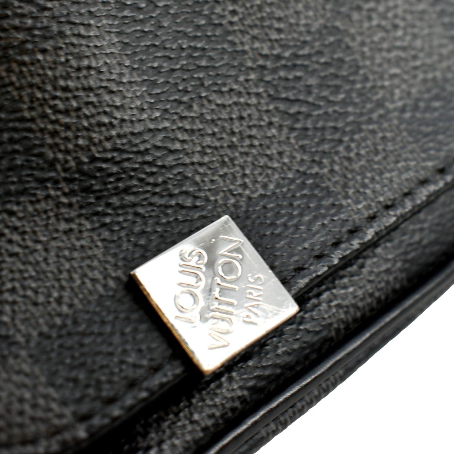 LOUIS VUITTON District PM Damier Graphite Messenger Bag Black