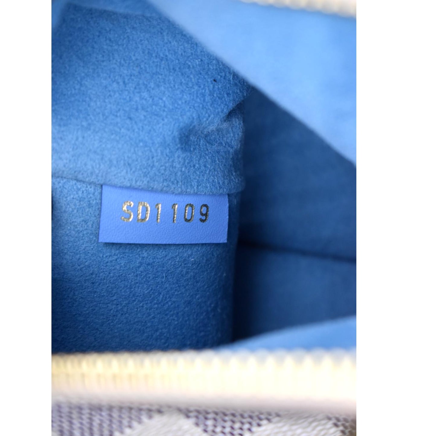 LOUIS VUITTON Neonoe Damier Azur Shoulder Bag White