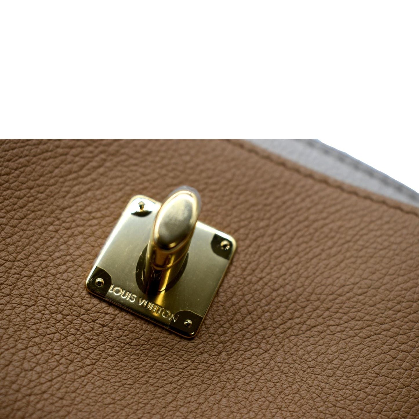 LOUIS VUITTON Lockme Tender Grained Calfskin Leather Shoulder Bag Quartz