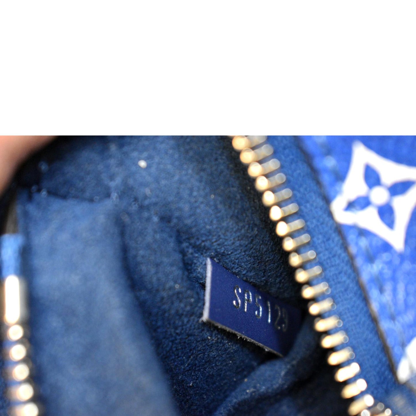 LOUIS VUITTON Escale Neonoe MM Monogram Giant Shoulder Bag Blue