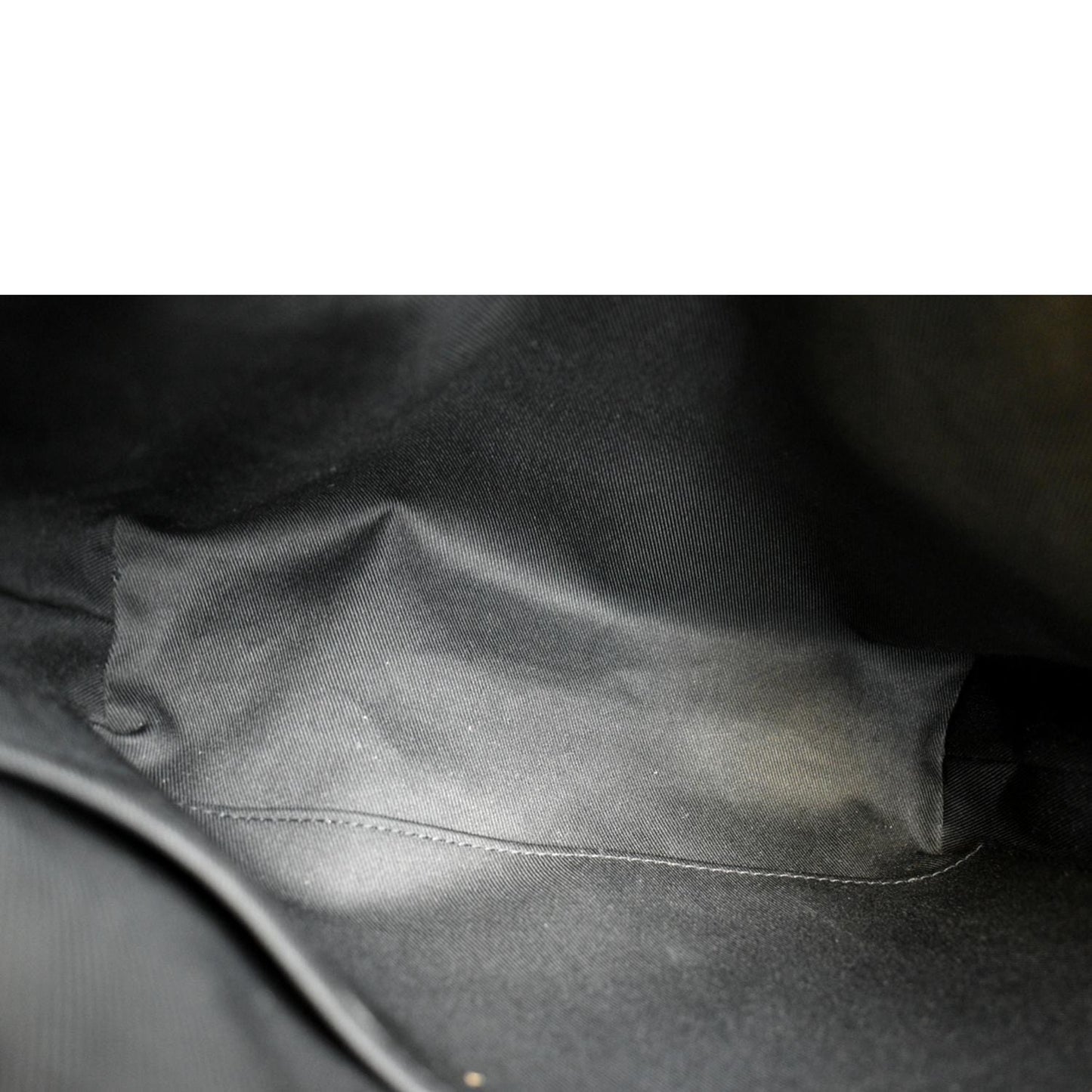 LOUIS VUITTON District PM Damier Graphite Messenger Bag Black