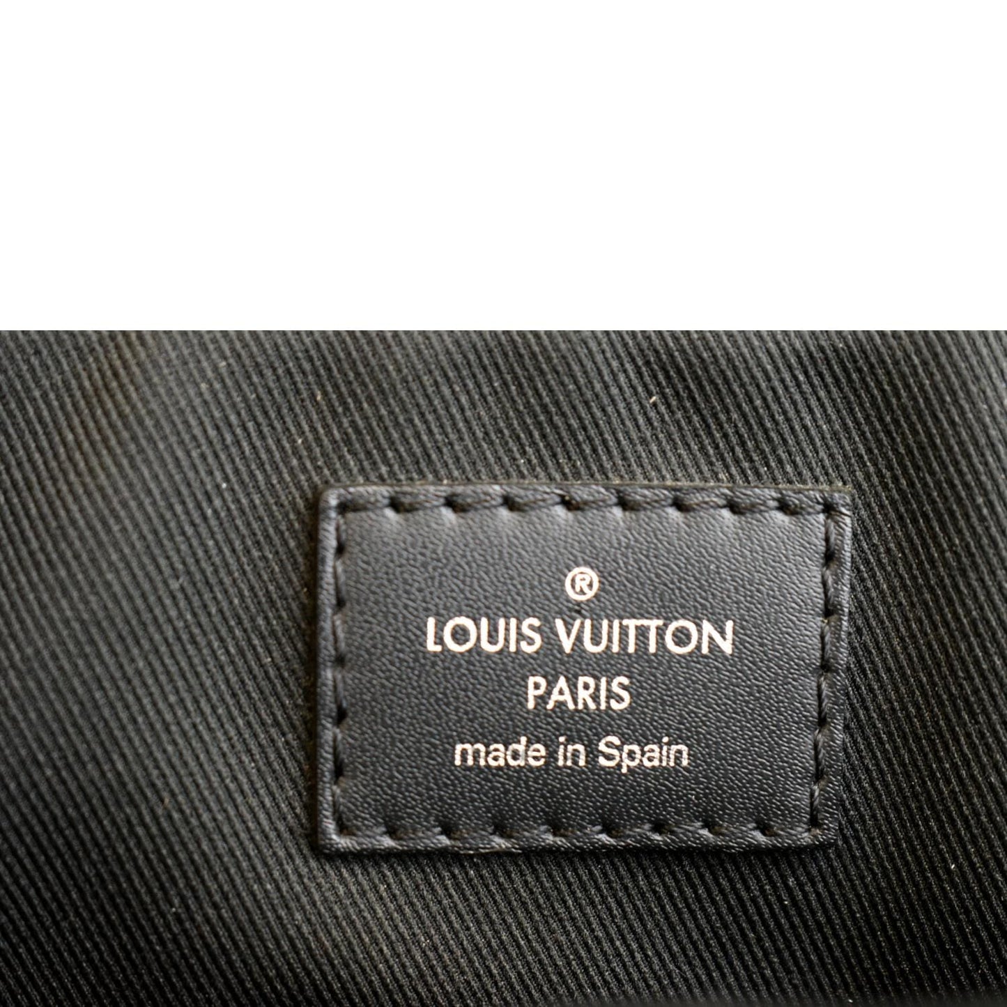 LOUIS VUITTON District PM Damier Graphite Messenger Bag Black