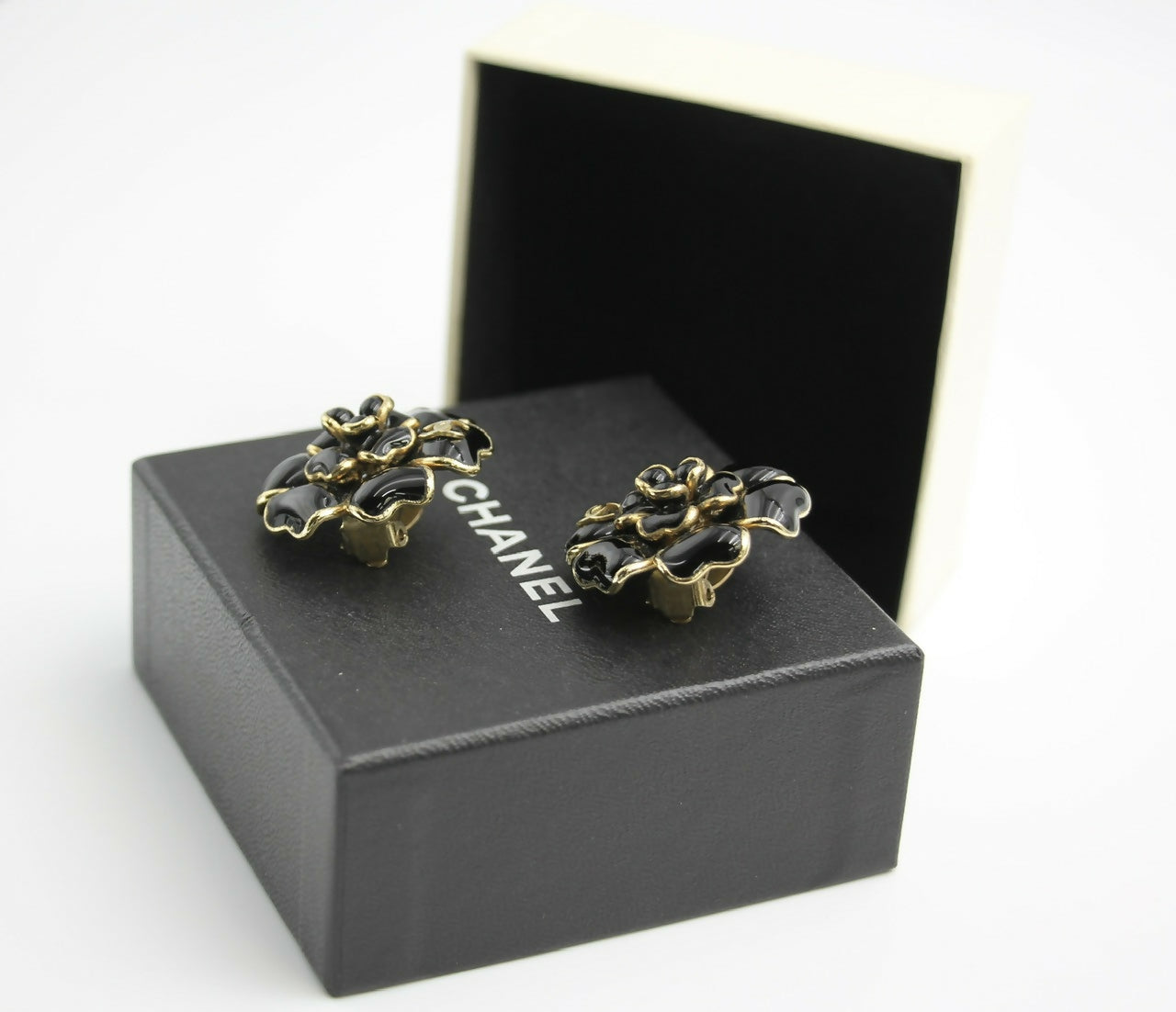 Chanel Vintage 02A Gripoix Shiny Black Large Camellia Clip-on Earrings