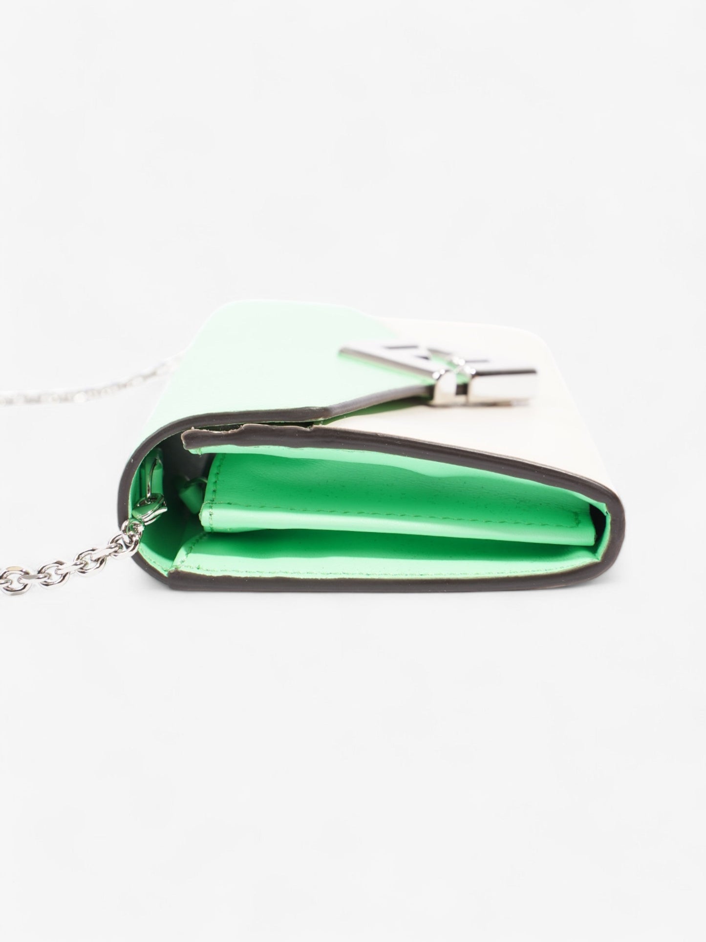 Fendi Continental Wallet on Chain Edamame / Latte Leather