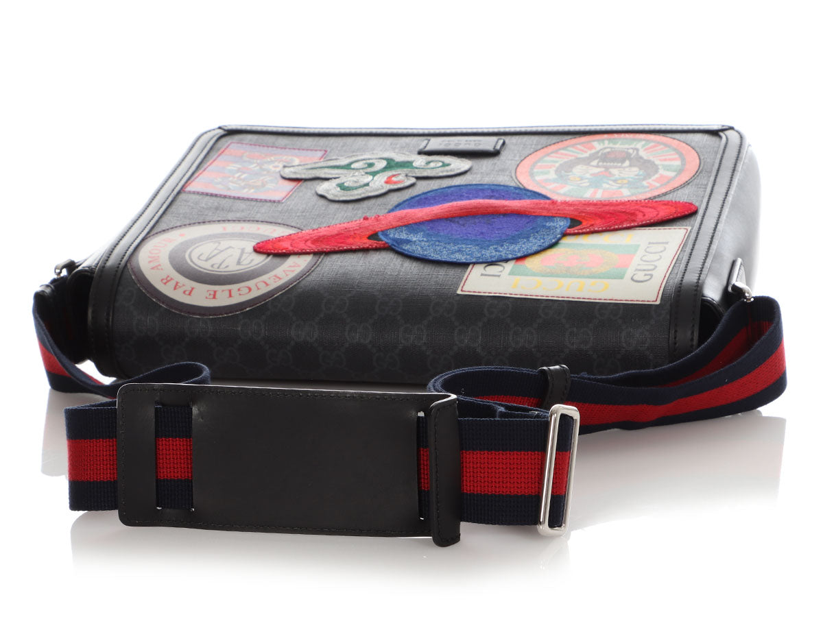 Gucci GG Supreme Courier Messenger Bag