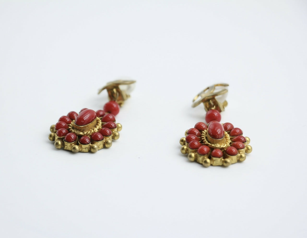Chanel Vintage 93A Gripoix Gold-plated Red Dangle Clip-on Earrings