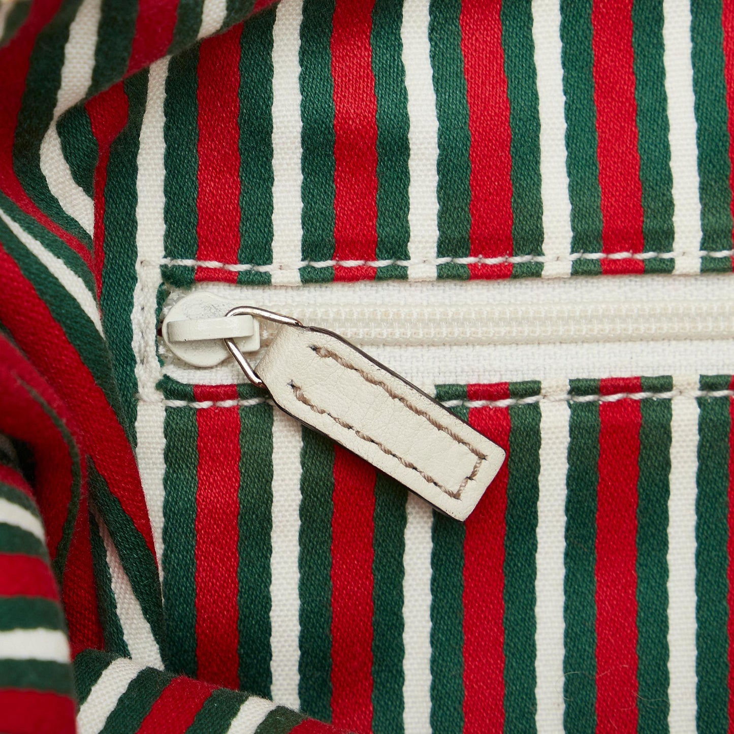 Gucci GG Canvas Britt Tote Bag (SHG-axmj8C)