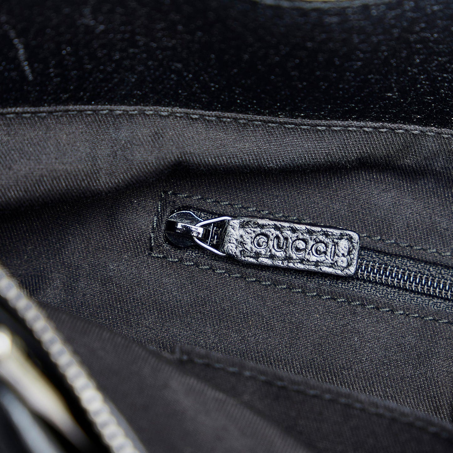 Gucci GG Canvas Eclipse Tote (SHG-Sh4gwE)