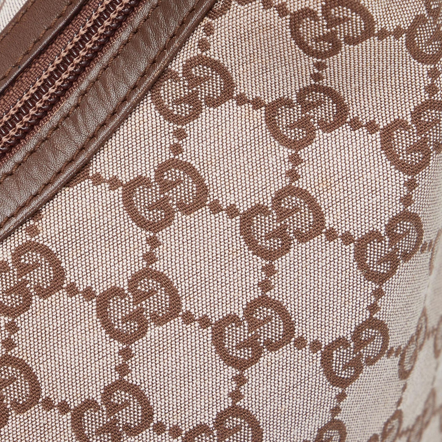 Gucci GG Canvas Shoulder Bag (SHG-MkP5Uj)