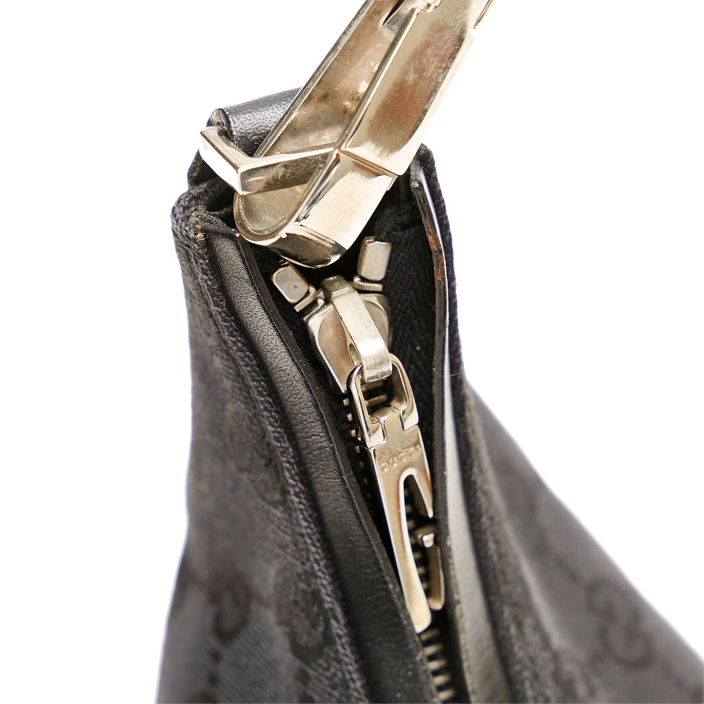 Gucci GG Canvas Shoulder Bag (SHG-LLyqpA)