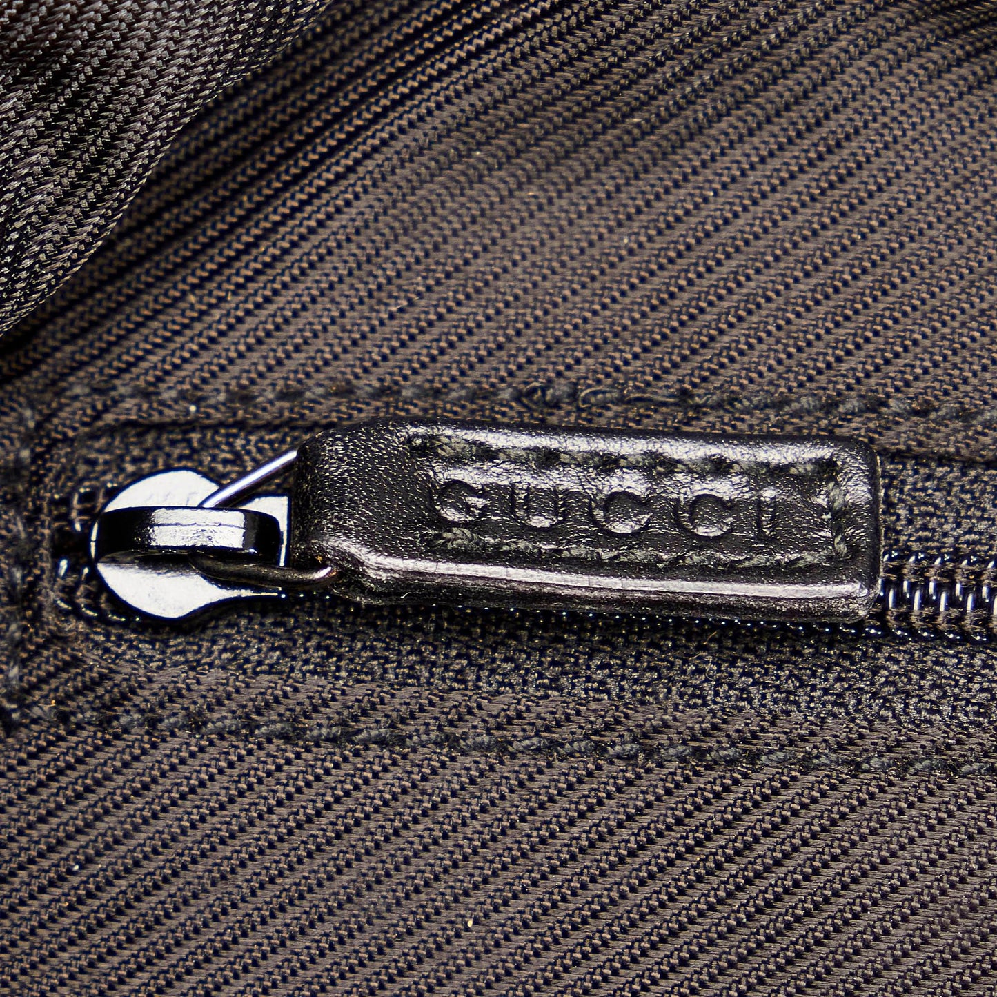 Gucci GG Canvas Shoulder Bag (SHG-S0GYgn)