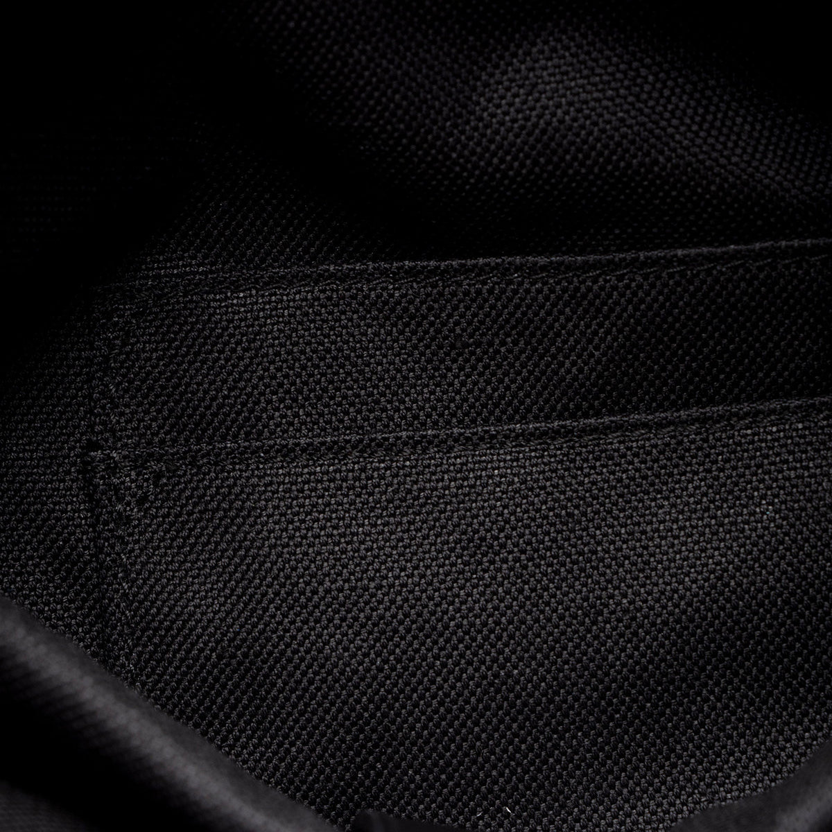 Gucci GG Supreme Medium Flap Backpack (SHF-NNj9Jx)