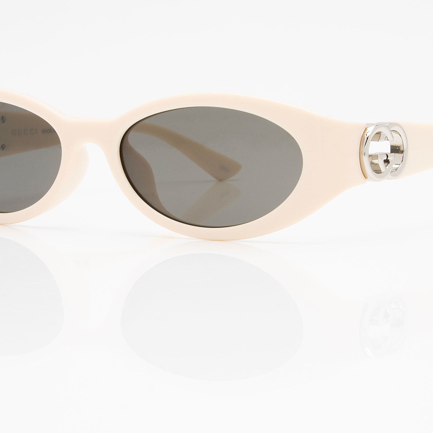 Gucci Interlocking G Oval Sunglasses