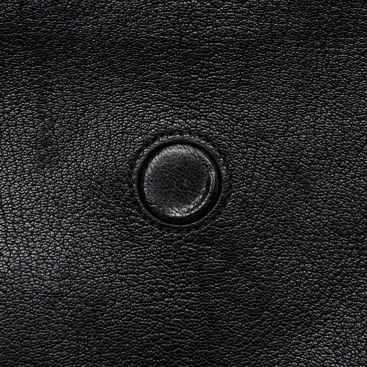 Gucci Leather Aphrodite Medium Shoulder Bag (SHF-YuLy0F)