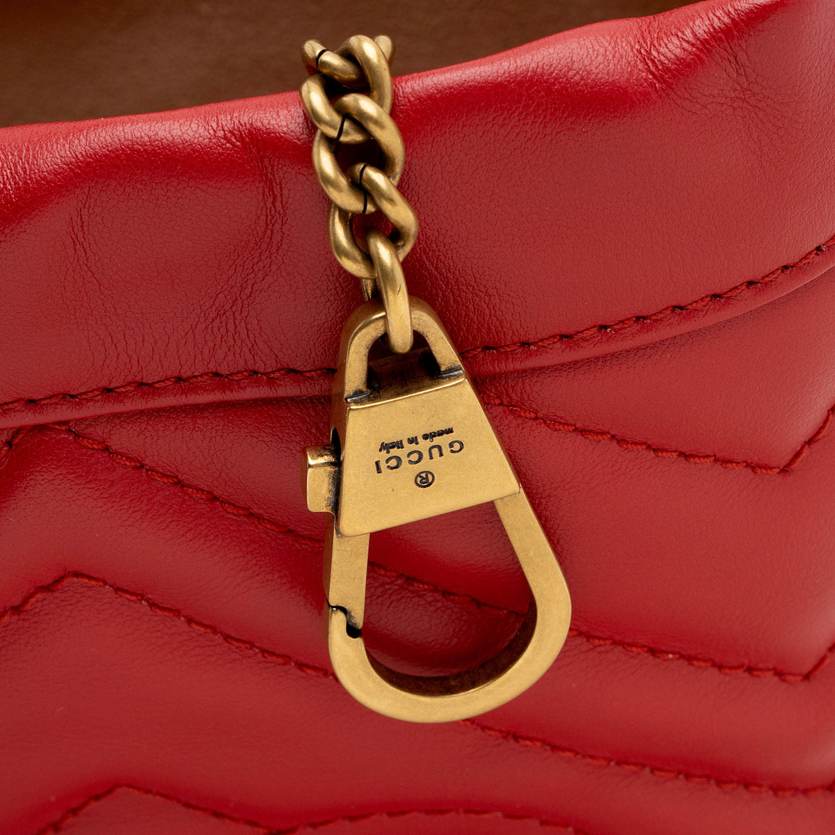 Gucci Matelasse Leather GG Marmont Mini Bucket Bag (SHF-5Z20gx)